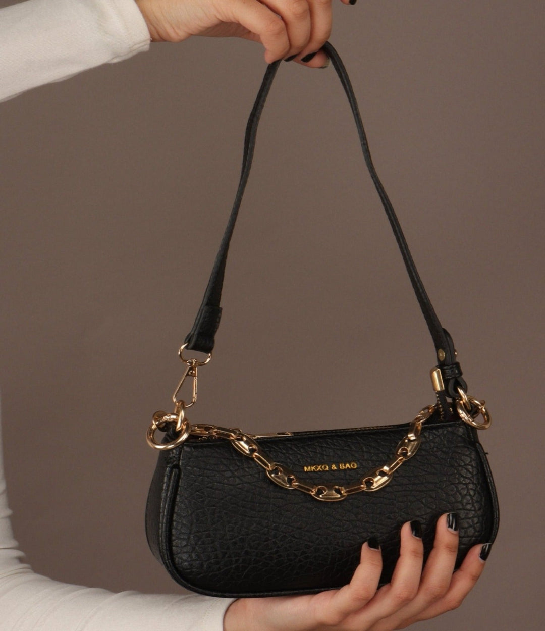 Croc Embossed Sling Bag: Elevate Your Style with Luxurious Texture - Flengo