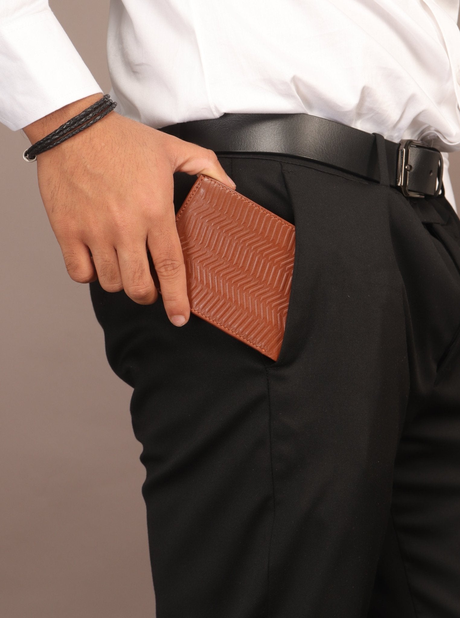 Luxury in Leather: Men's Leather two fold wallets - Timeless Elegance for Every Pocket - Flengo