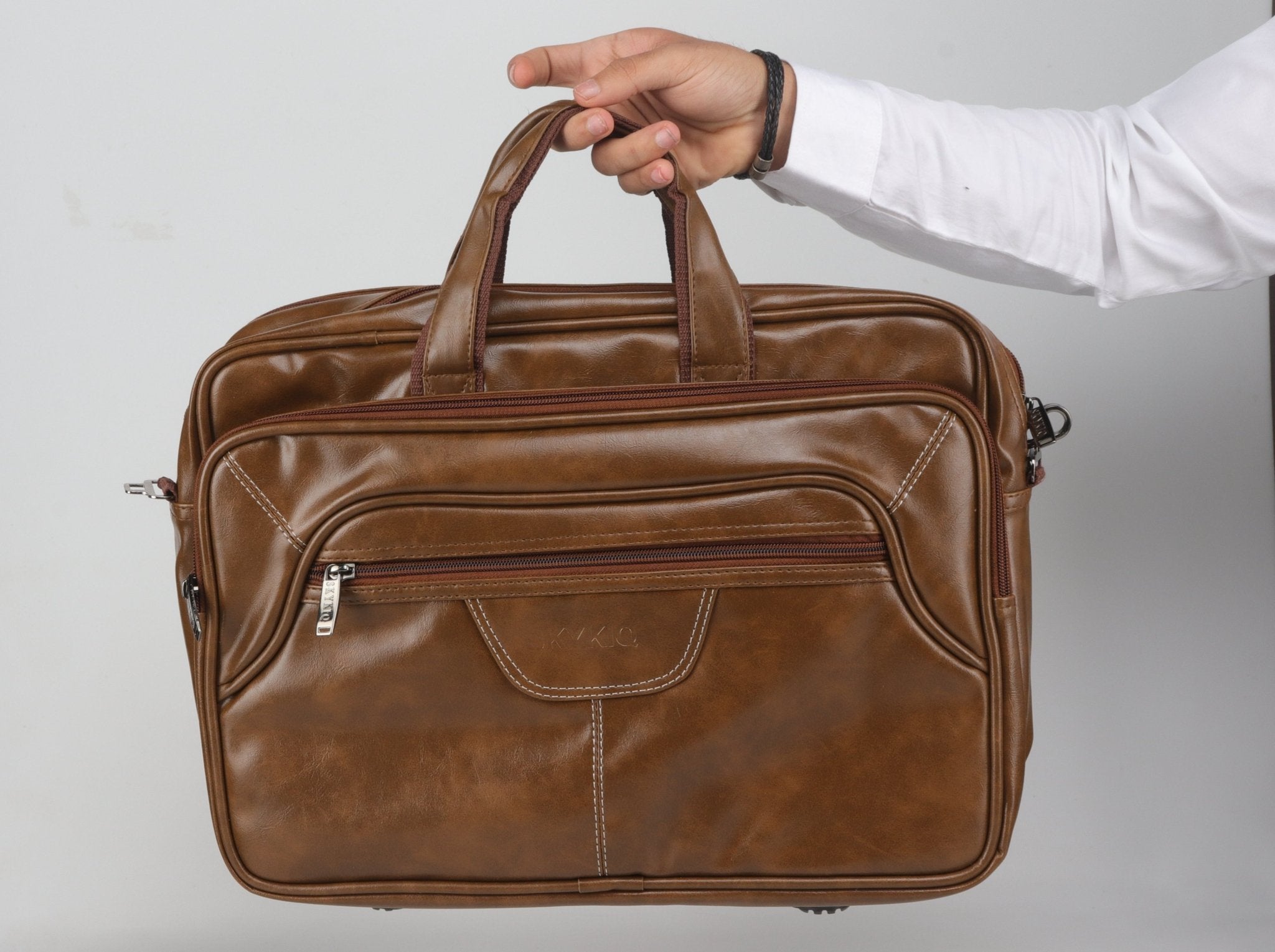 Professional Perfection: Men's Solid Office Laptop Bags - Sleek Style for Workday Efficiency - Flengo