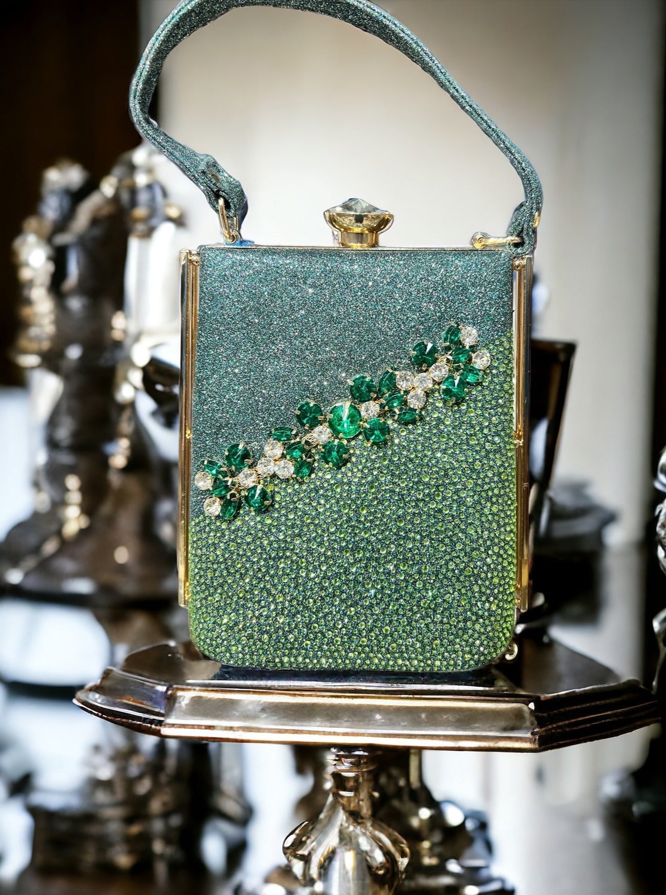 Radiant Elegance: Sparkly embedded Evening Bag - Illuminate Your Night with Glamorous Style - Flengo