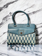 Structured Sophistication: Printed Handbags - Elevate Your Ensemble with Timeless Style - Flengo